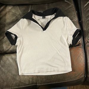 Black And White Women’s Polo Cropped T-Shirt